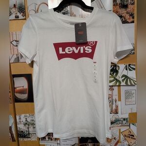Classic Levi's Tee